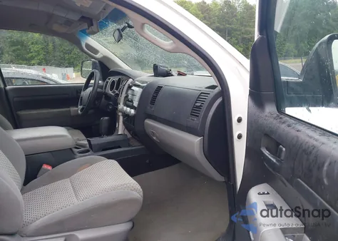 2008 Toyota Tundra Sr5 5.7L V8 z USA, uszkodzony, nr VIN 5TFRV54158X054342